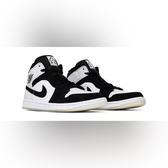 Nike Air Jordan 1 Mid Special Edition 4.5Y (GS) Diamond Black White Iridescent - Picture 2 of 5